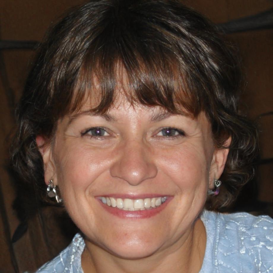 Sarah Chen, Senior Financial Advisor
